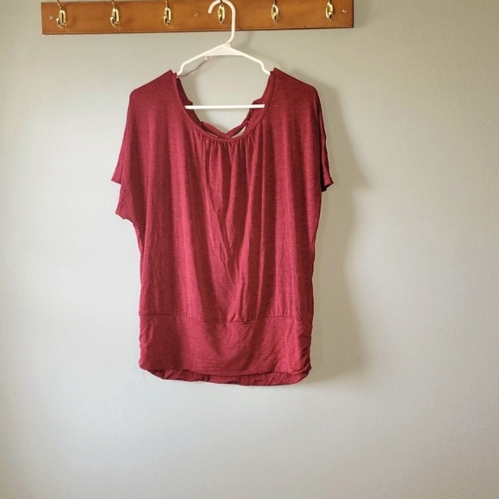 NWOT-Womens Apt 9 Cross Cut back Blouse